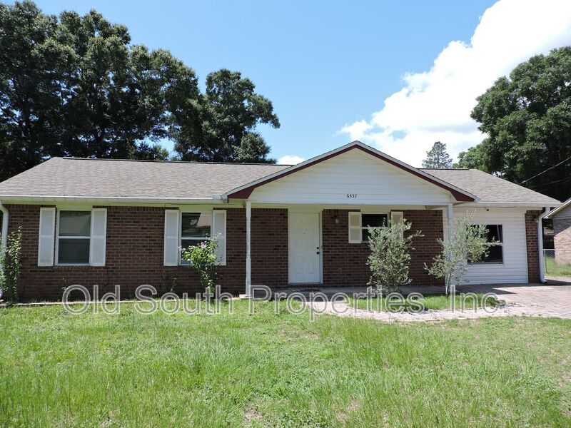 Easy access to Whiting Field! property image