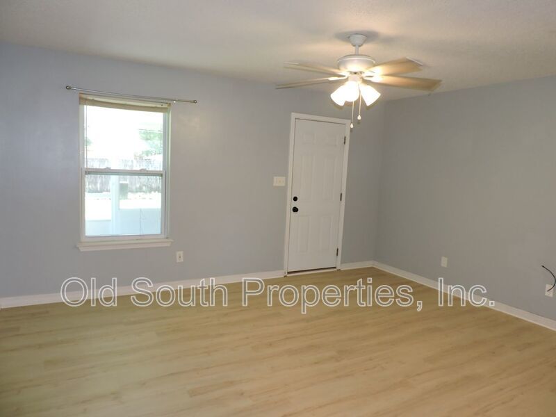 Easy access to Whiting Field! property image