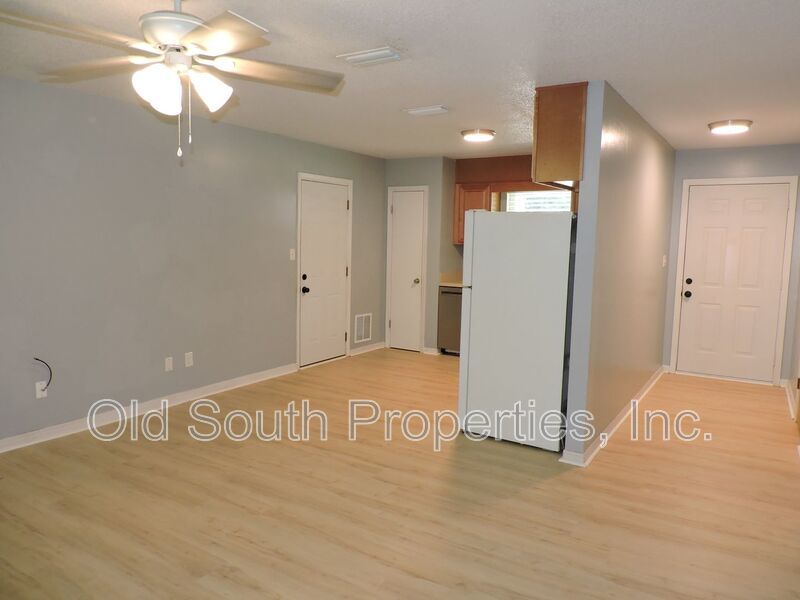 Easy access to Whiting Field! property image