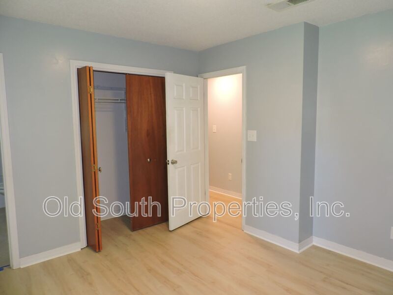 Easy access to Whiting Field! property image