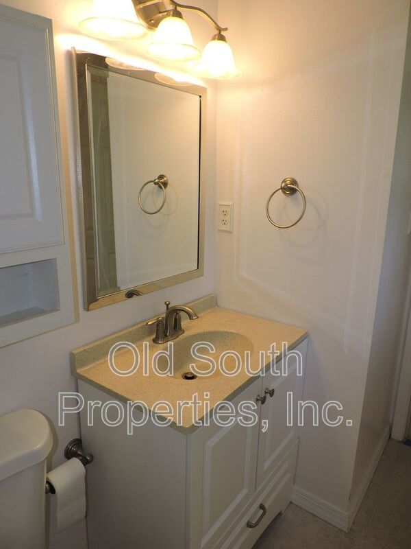 Easy access to Whiting Field! property image