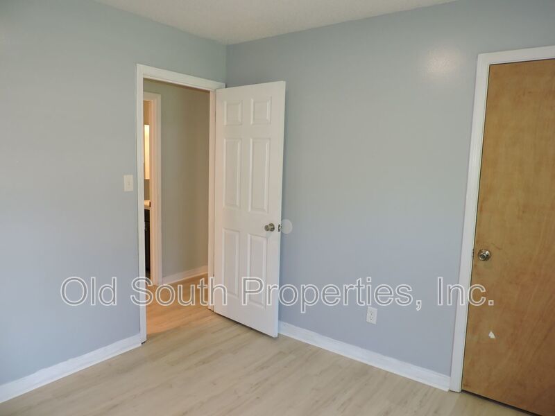 Easy access to Whiting Field! property image