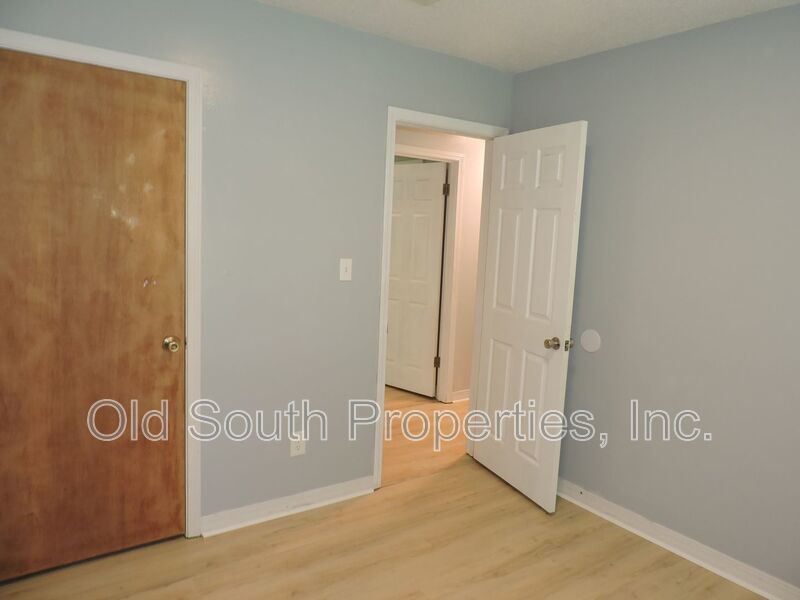 Easy access to Whiting Field! property image