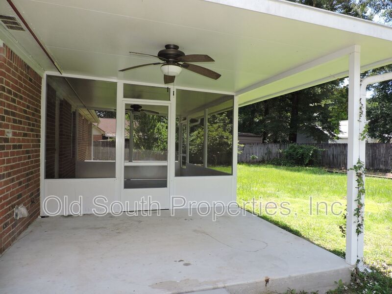 Easy access to Whiting Field! property image