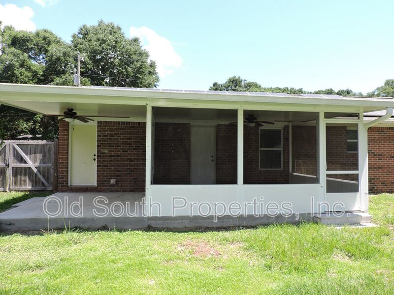 Easy access to Whiting Field! property image