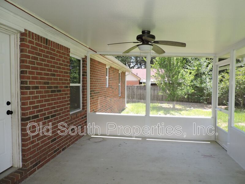 Easy access to Whiting Field! property image