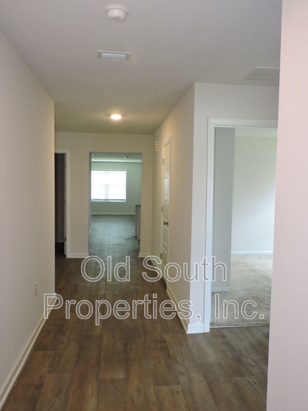 Easy access to shopping, interstate & Navy Federal complex! property image
