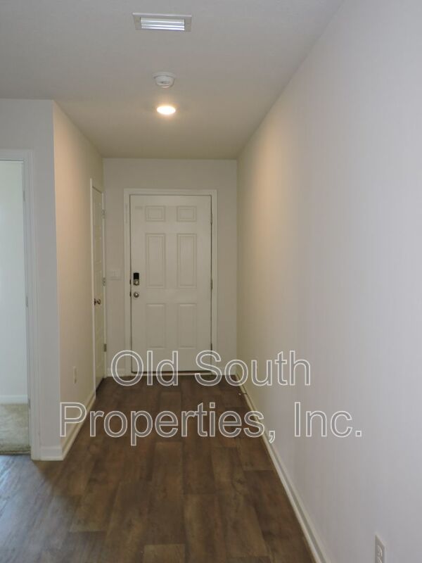 Easy access to shopping, interstate & Navy Federal complex! property image