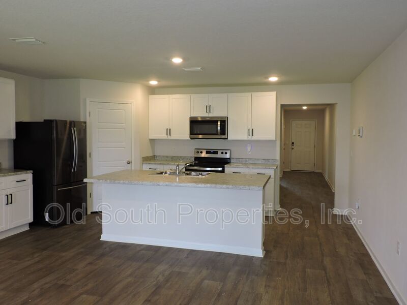 Easy access to shopping, interstate & Navy Federal complex! property image
