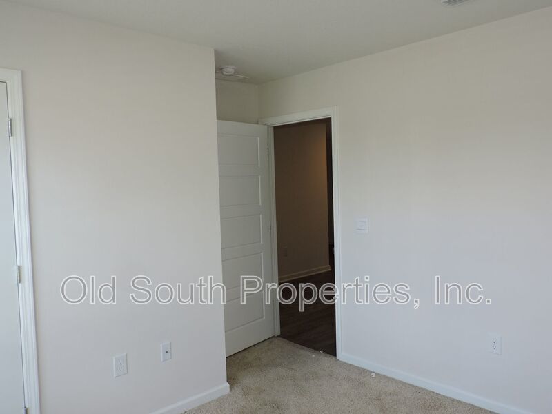 Easy access to shopping, interstate & Navy Federal complex! property image