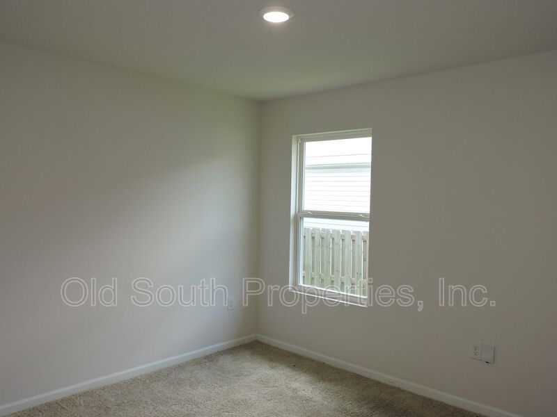 Easy access to shopping, interstate & Navy Federal complex! property image