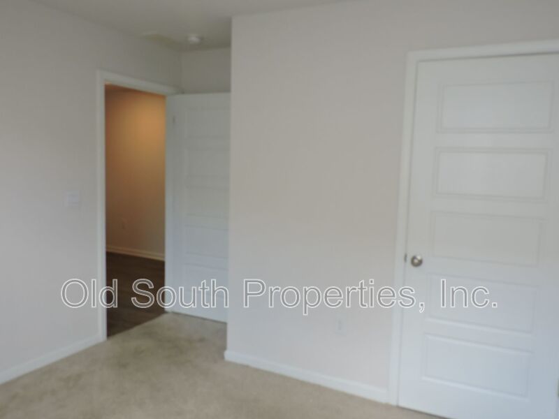 Easy access to shopping, interstate & Navy Federal complex! property image