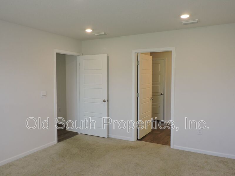 Easy access to shopping, interstate & Navy Federal complex! property image