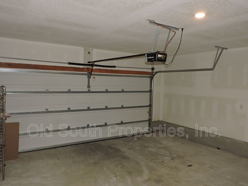 Easy access to shopping, interstate & Navy Federal complex! property image