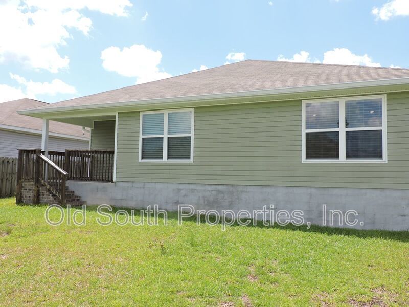 Easy access to shopping, interstate & Navy Federal complex! property image