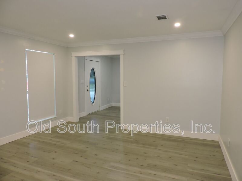 Northeast convenience! property image