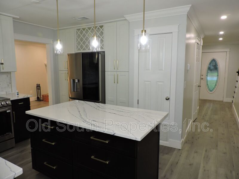 Northeast convenience! property image