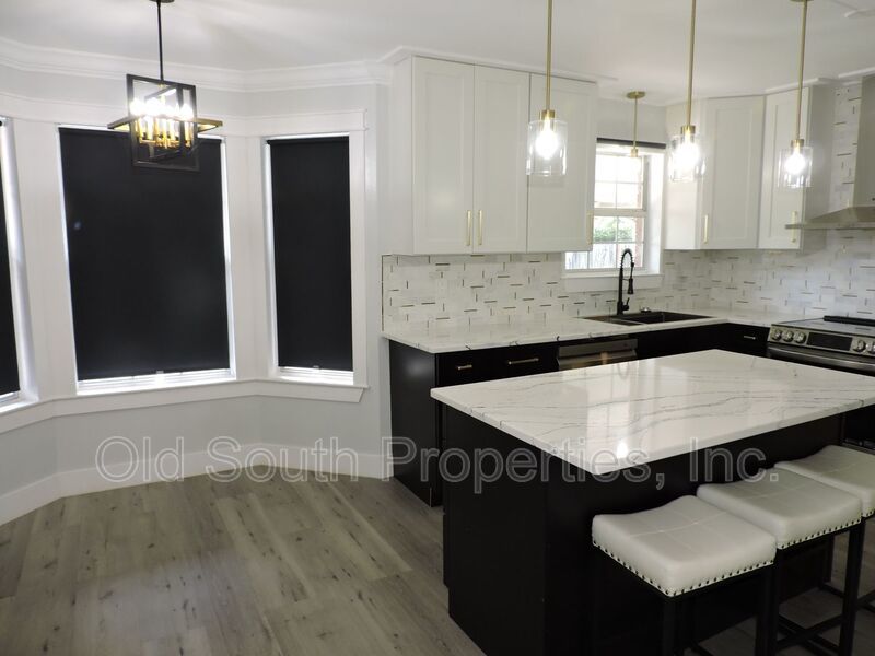 Northeast convenience! property image