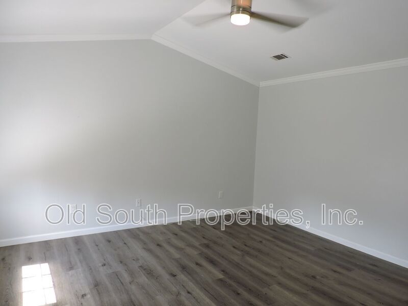 Northeast convenience! property image