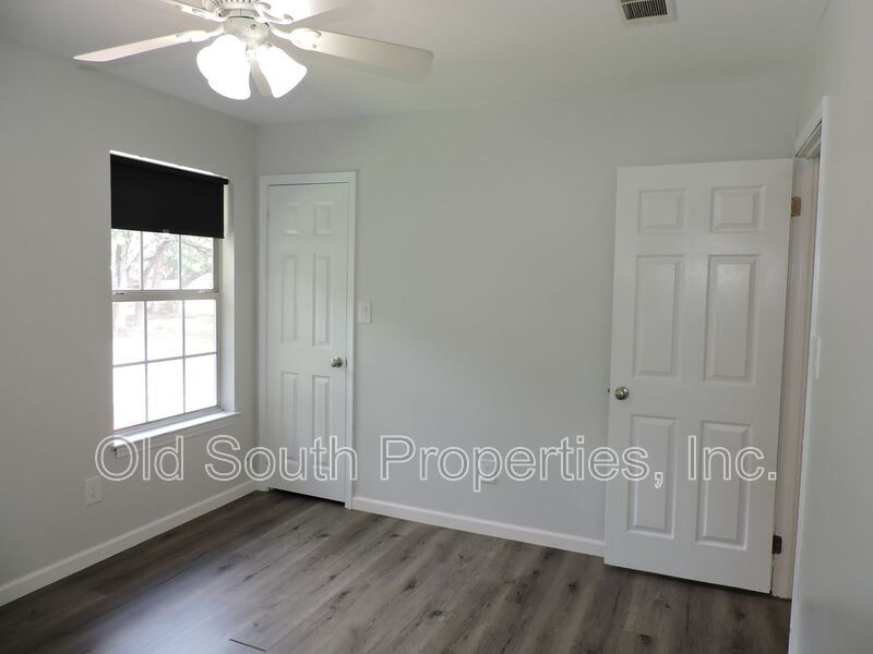 Northeast convenience! property image