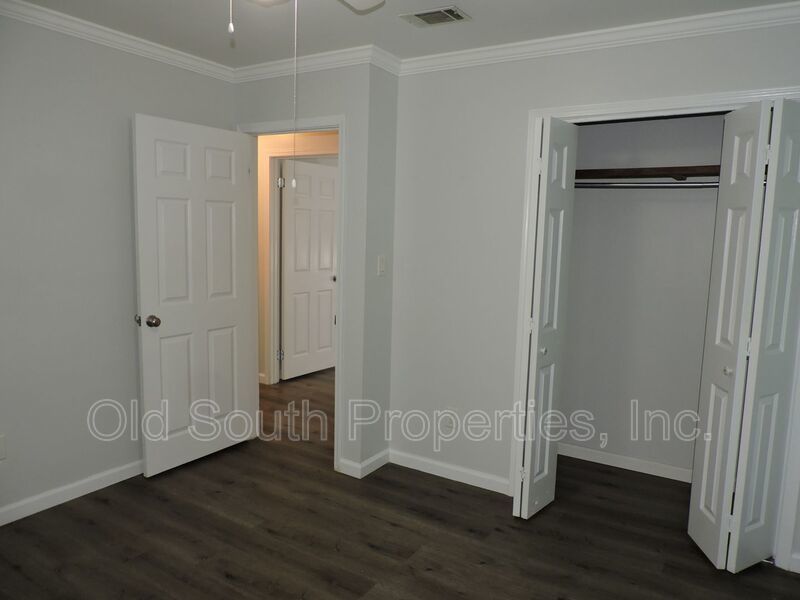 Northeast convenience! property image