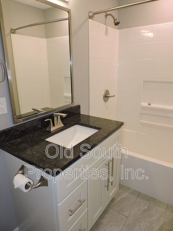 Northeast convenience! property image