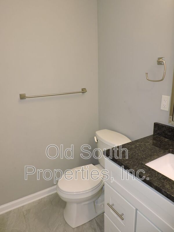 Northeast convenience! property image