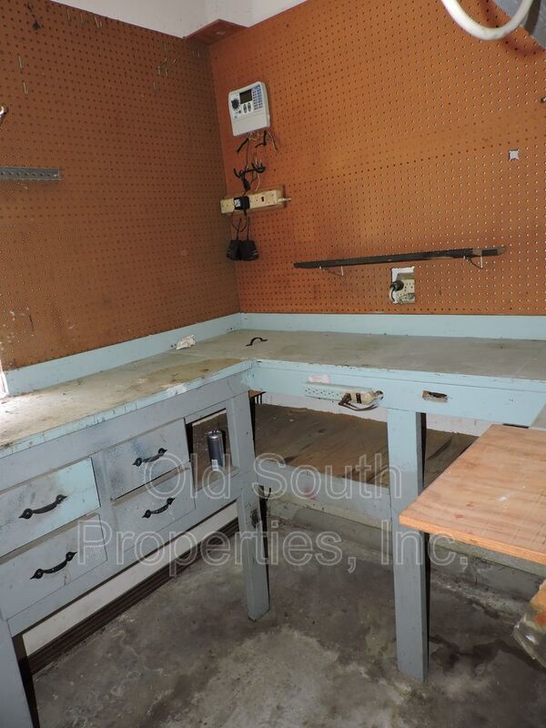 Northeast convenience! property image