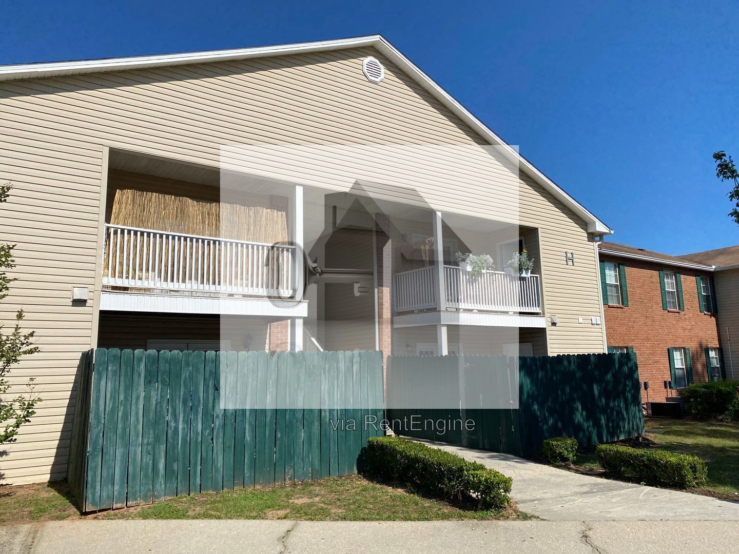 Centrally located & easy access to interstate & shopping! property image