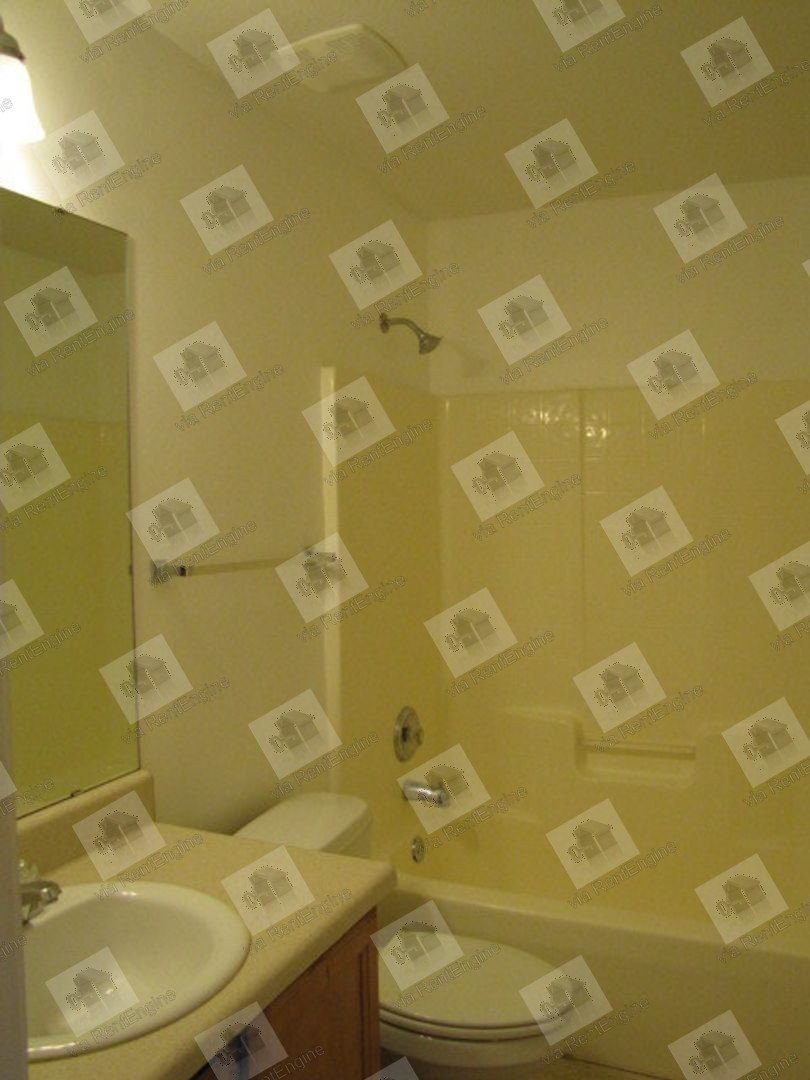 Convenient to shopping & interstate! property image
