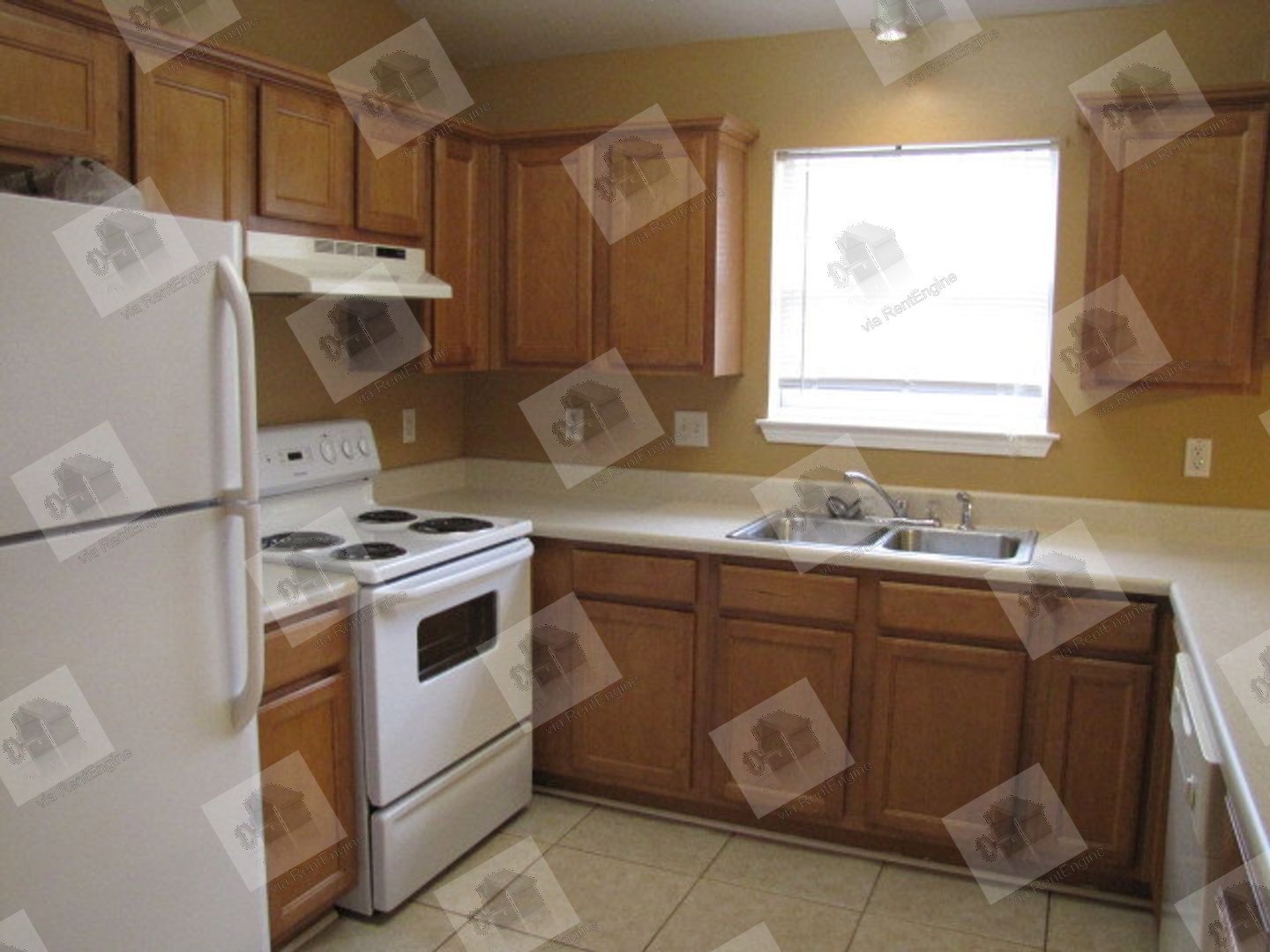 Convenient to shopping & interstate! property image