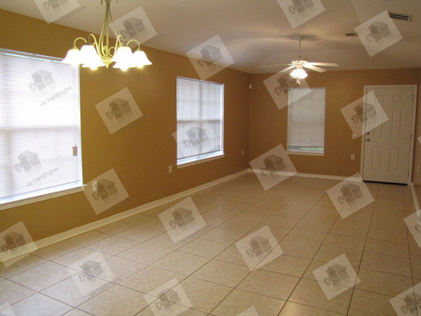 Convenient to shopping & interstate! property image
