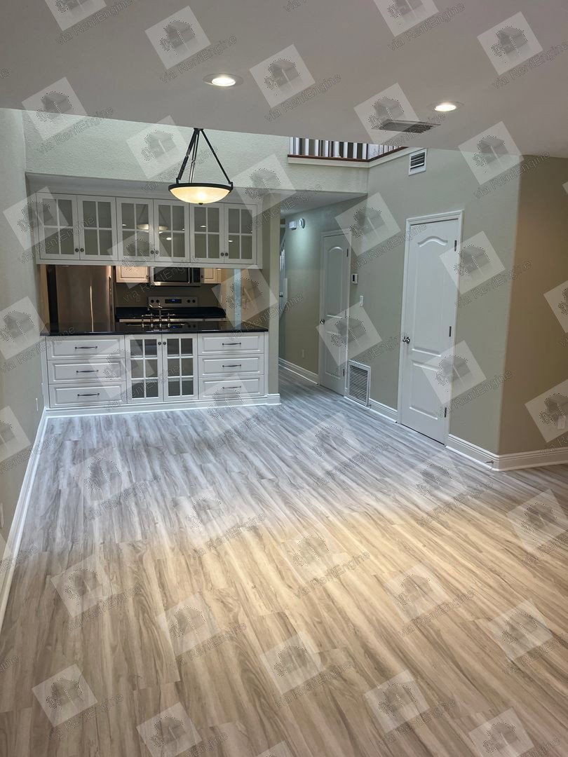 Beautiful Northeast Townhome! property image