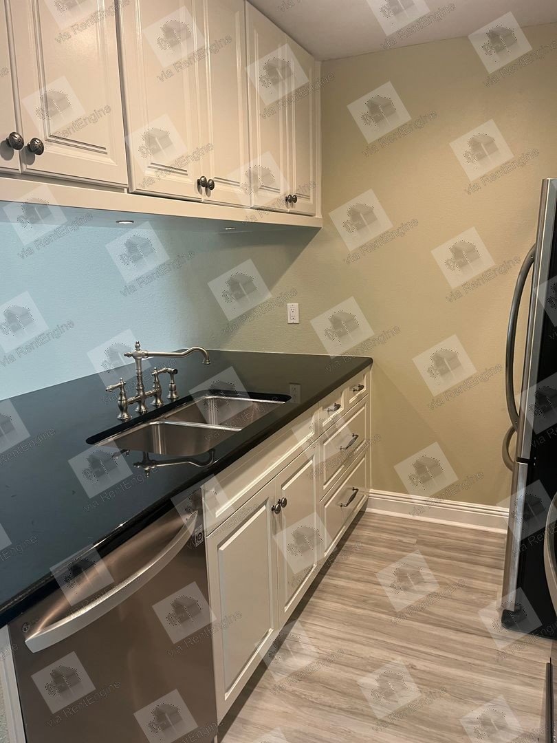 Beautiful Northeast Townhome! property image