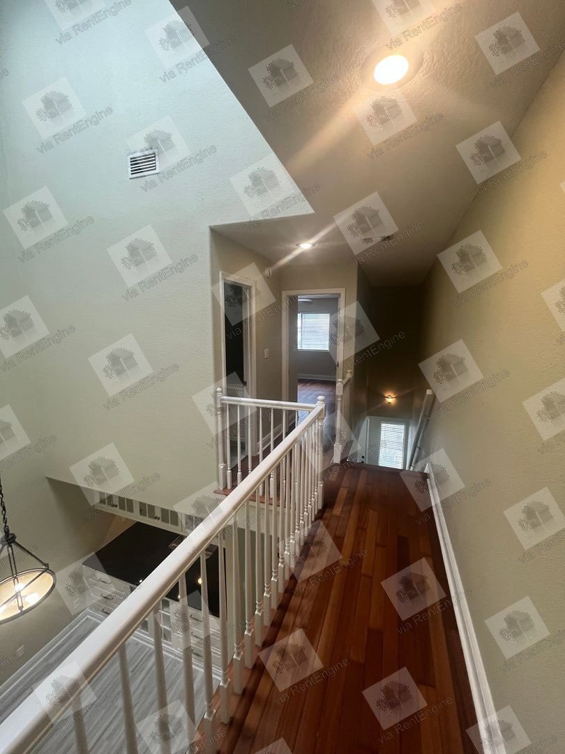 Beautiful Northeast Townhome! property image