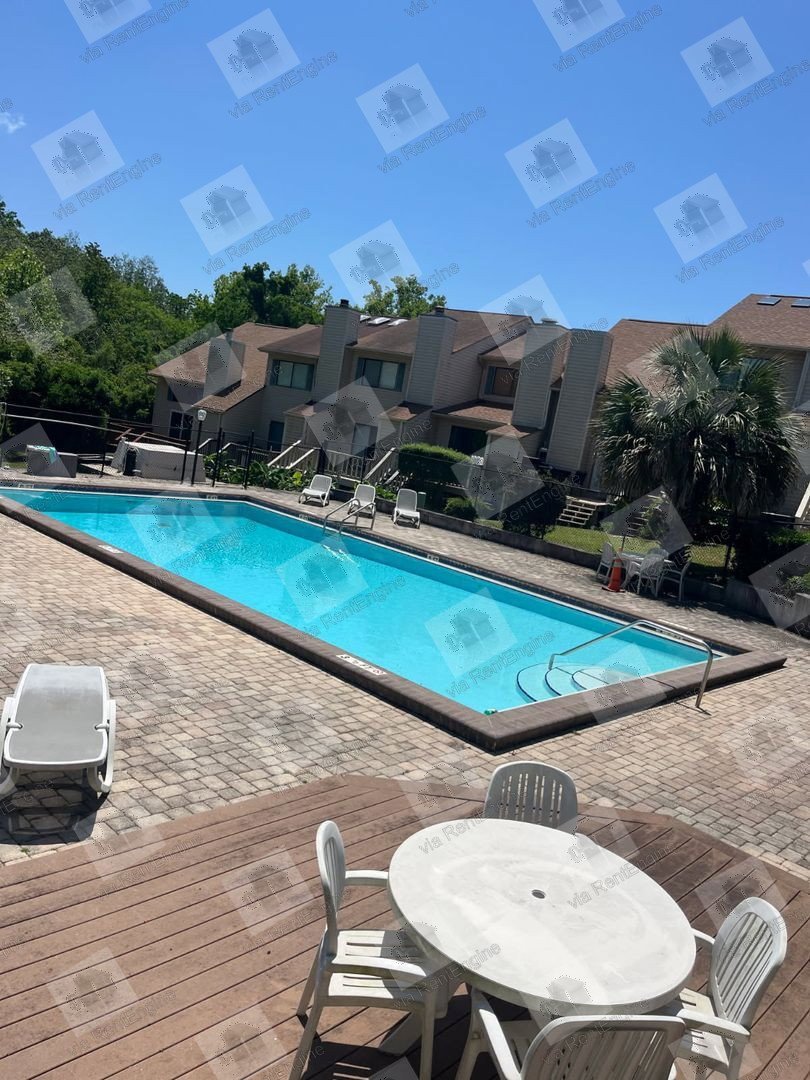Beautiful Northeast Townhome! property image