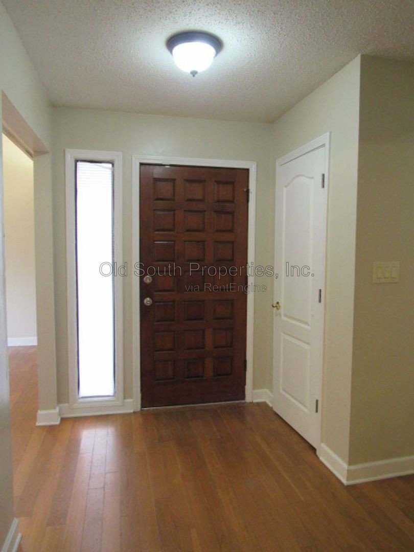 Easy access to interstate, bases & shopping! property image