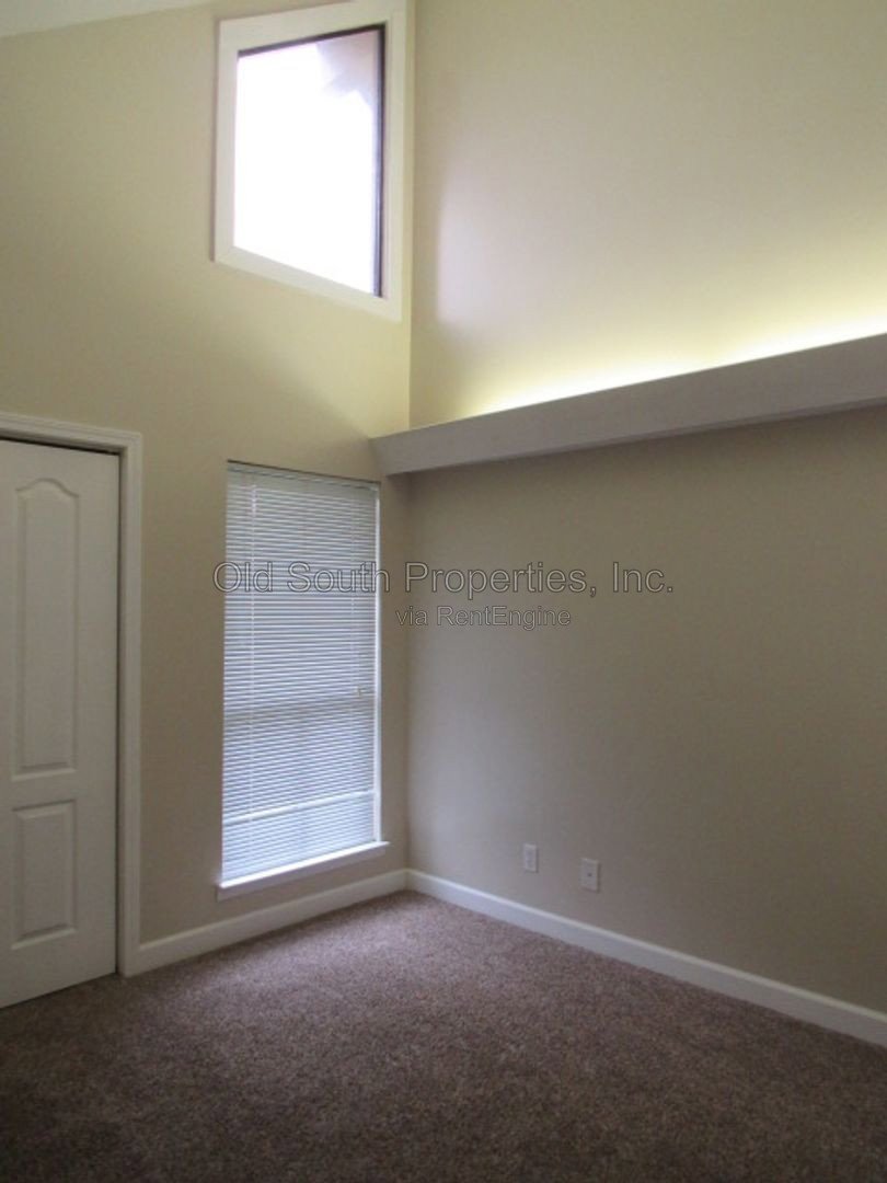 Easy access to interstate, bases & shopping! property image