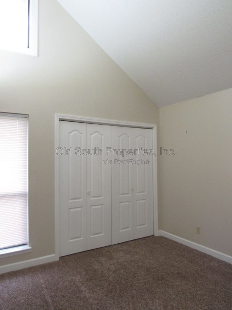 Easy access to interstate, bases & shopping! property image