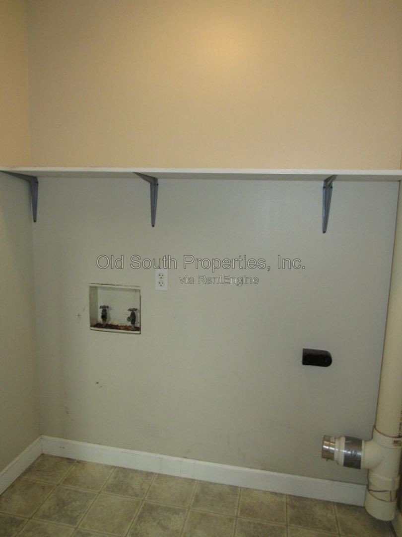 Easy access to interstate, bases & shopping! property image