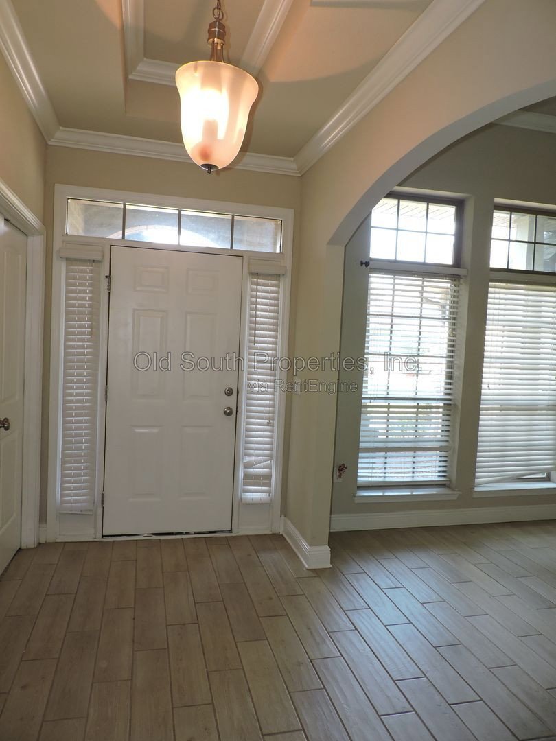 Gated community in Pace! property image