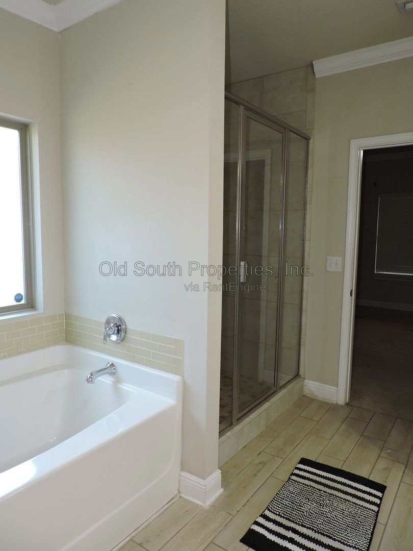 Gated community in Pace! property image