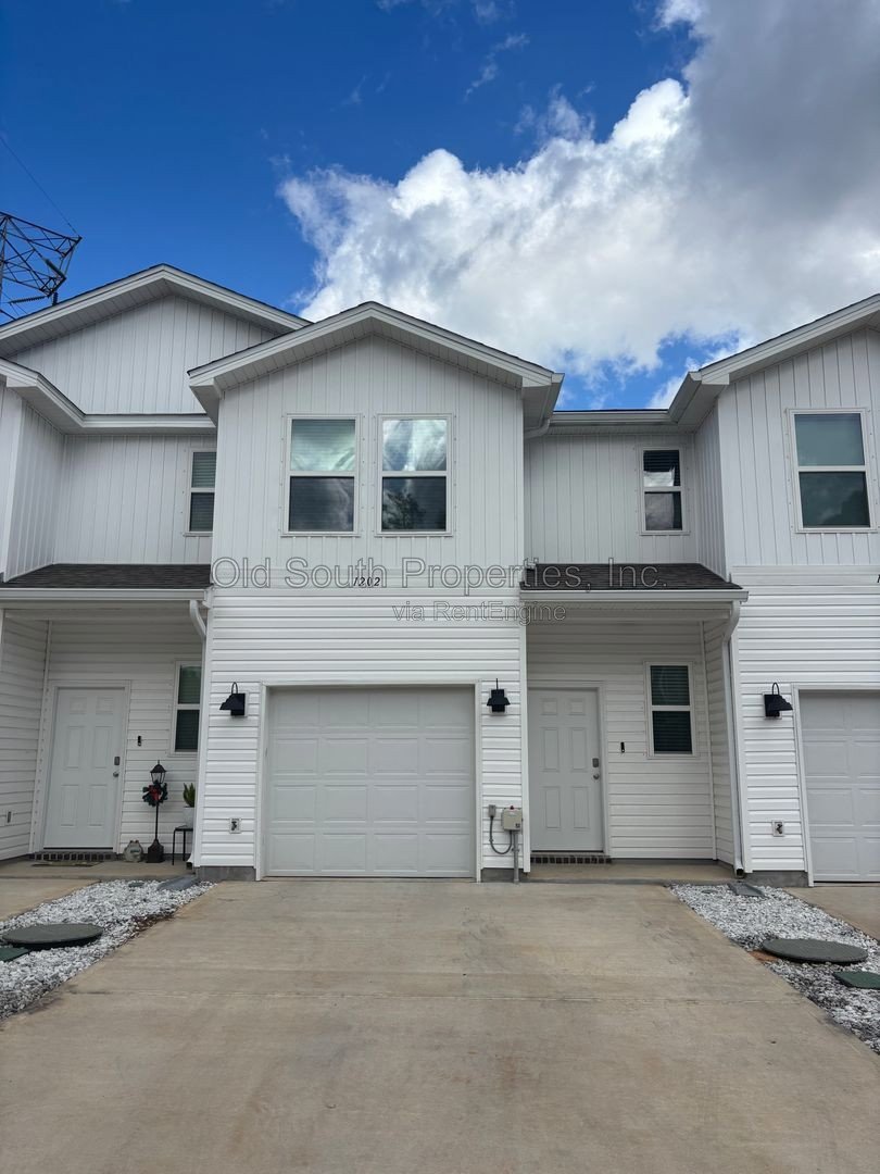 Charming 3-Bedroom, 2.5-Bath Townhome – Modern & Convenient Living! property image