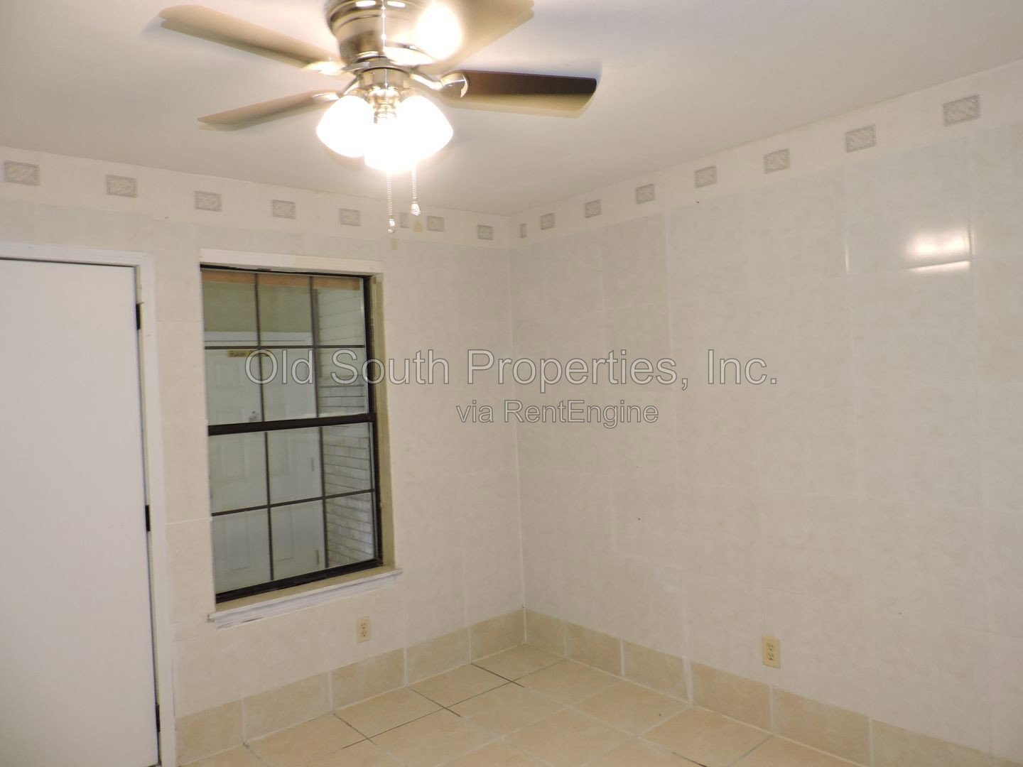 Convenient to interstate & shopping! property image