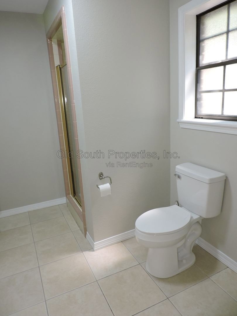 Nice home in Pace area! property image