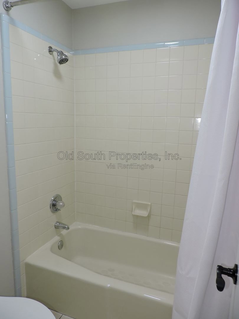 Nice home in Pace area! property image