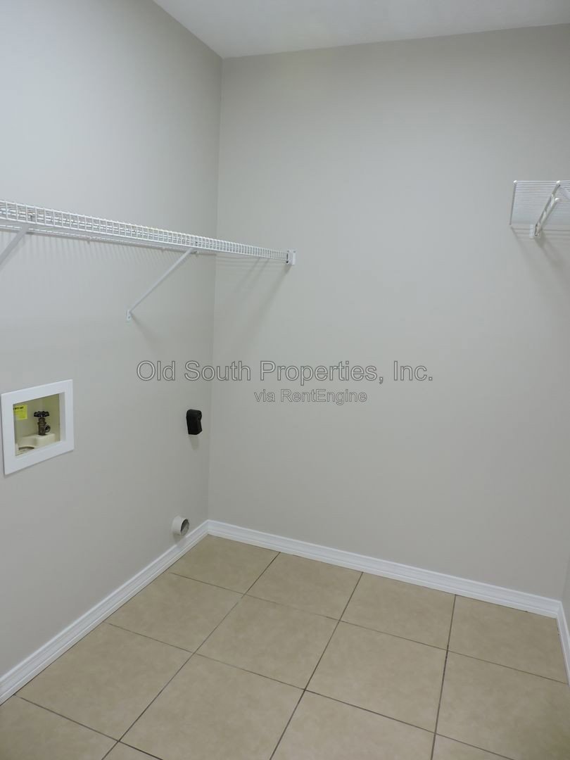 Nice home in Pace area! property image
