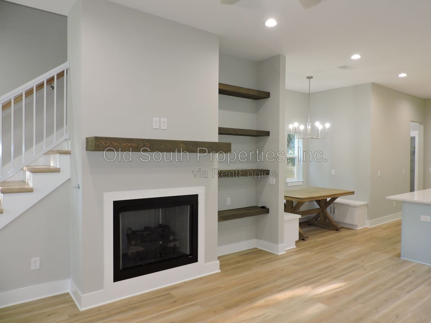 Easy access to shopping, interstate & downtown Pensacola. property image