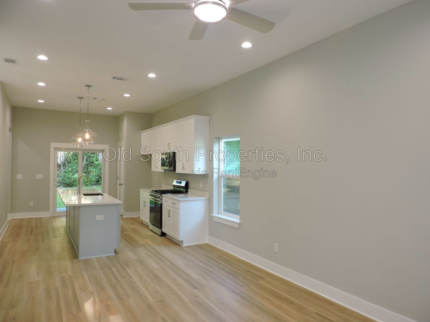 Easy access to shopping, interstate & downtown Pensacola. property image