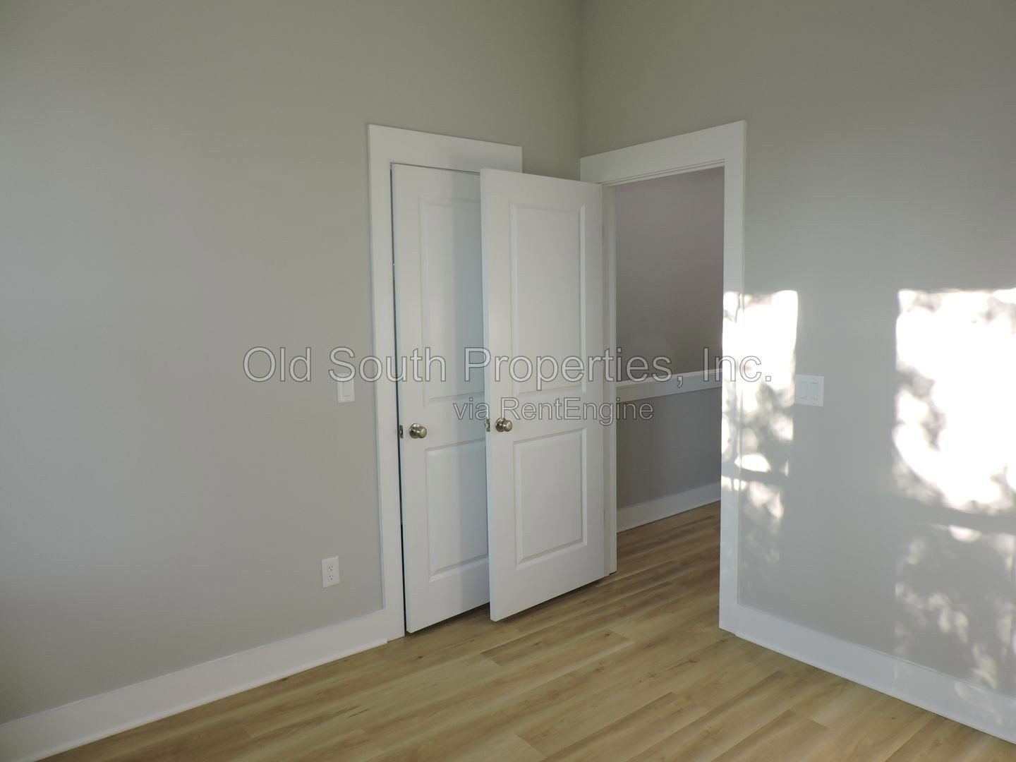 Easy access to shopping, interstate & downtown Pensacola. property image